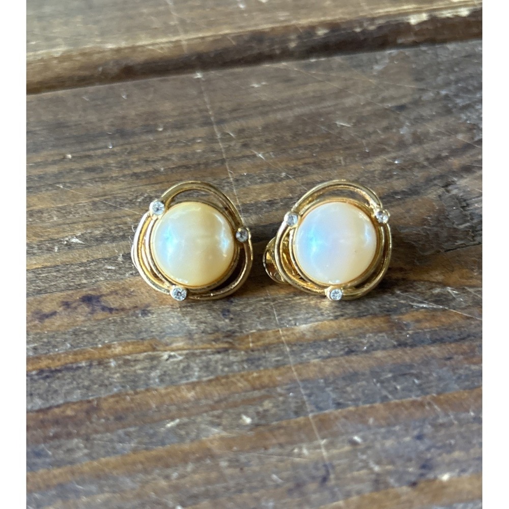 Vintage MONET Stud Earrings‎ Faux Pearl Cabochon Clear Crystals Gold Tone